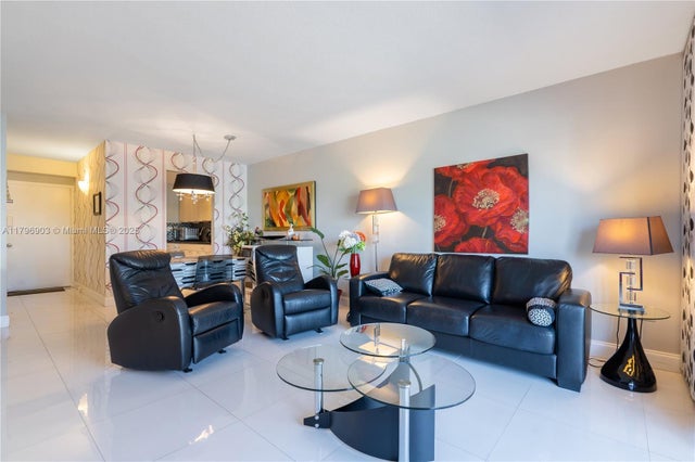 5 of 35 - 16900 Ne 14th Ave 201, North Miami Beach, FL