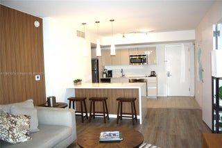 Photo of Listing #A11801073