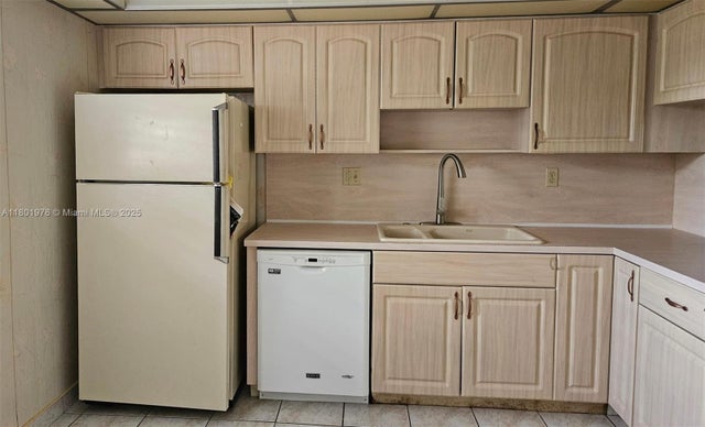 3 of 13 - 4940 E Sabal Palm Blvd 312, Tamarac, FL