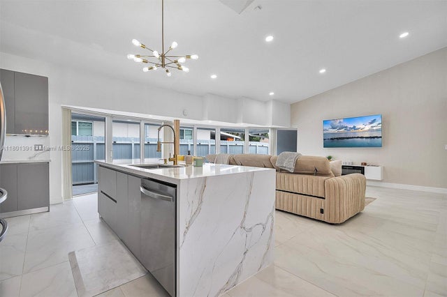 2 of 42 - 435 Sw 81st Ave, Miami, FL