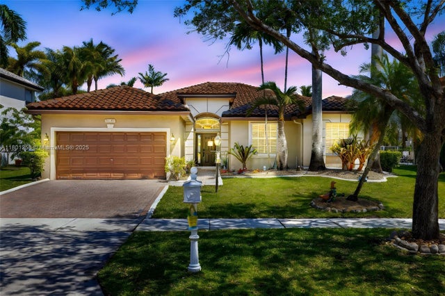 2 of 38 - 16343 Segovia Cir S, Pembroke Pines, FL