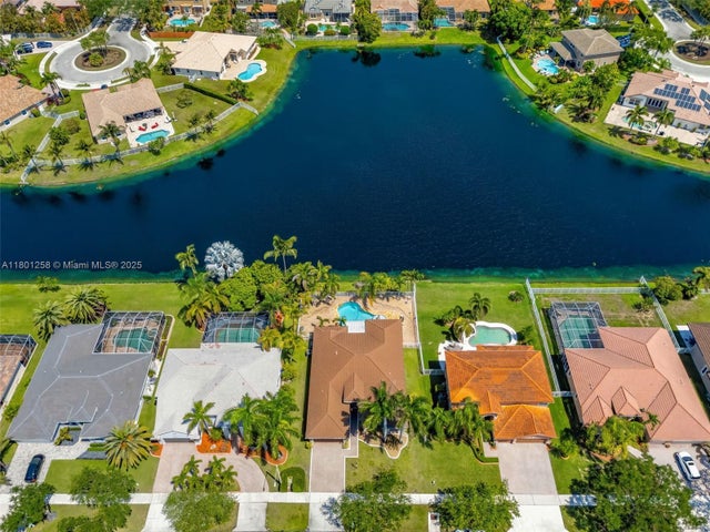 5 of 38 - 16343 Segovia Cir S, Pembroke Pines, FL