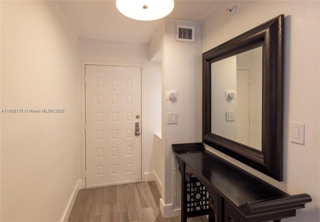 4 of 39 - 6061 Collins Ave 7d, Miami Beach, FL