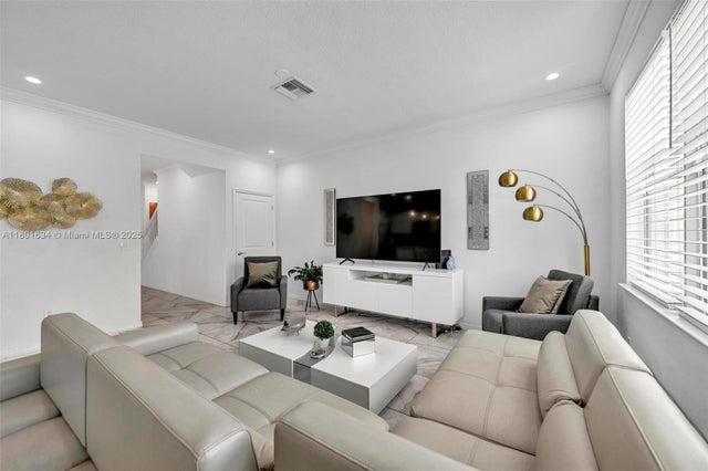 3 of 44 - 1083 Eucalyptus Dr, Hollywood, FL