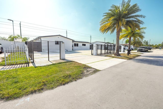 2 of 34 - 18250 Nw 86th Ave, Hialeah, FL