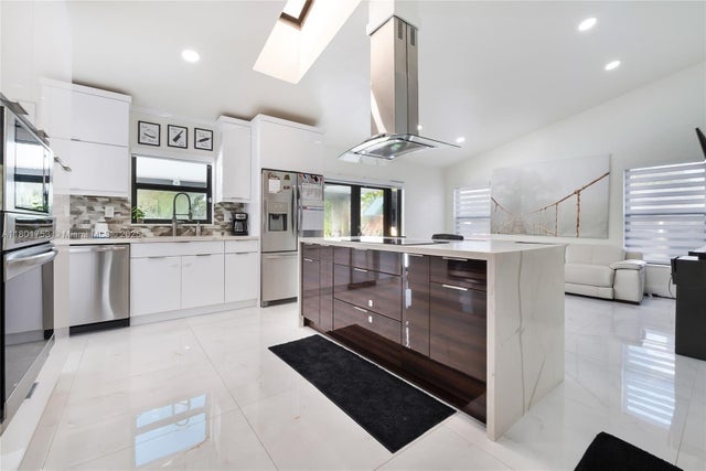 5 of 24 - 8840 Sw 181st Ter, Palmetto Bay, FL