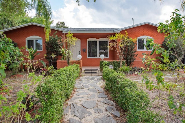 1 of 41 - 16910 Ne 8th Ct, North Miami Beach, FL