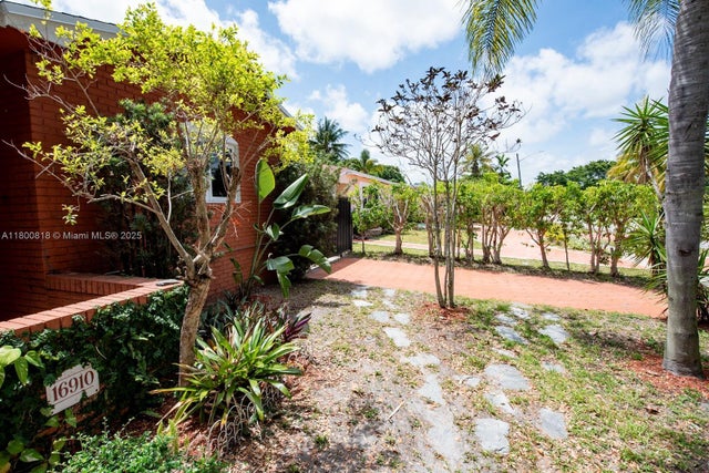 5 of 41 - 16910 Ne 8th Ct, North Miami Beach, FL