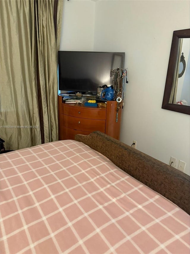 3 of 10 - 1720 Nw N River Dr 203, Miami, FL