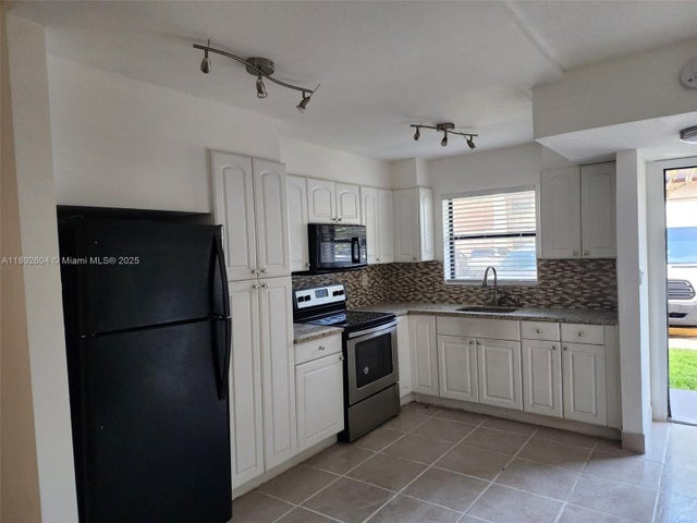 1 of 8 - 6020 Shakerwood Cir 103, Tamarac, FL
