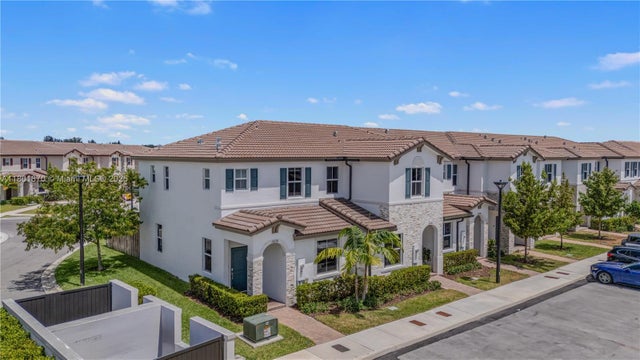 4 of 42 - 12130 Nw 23rd Ct, Miami, FL