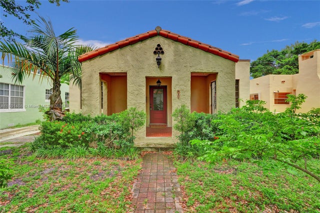 4 of 38 - 817 Lorca St, Coral Gables, FL