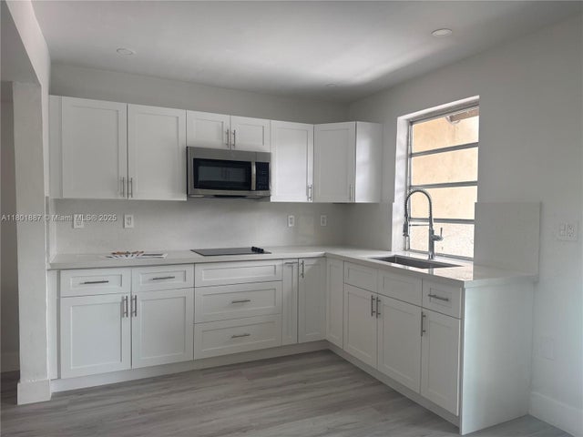 5 of 30 - 6159 Sw 22nd St, Miami, FL