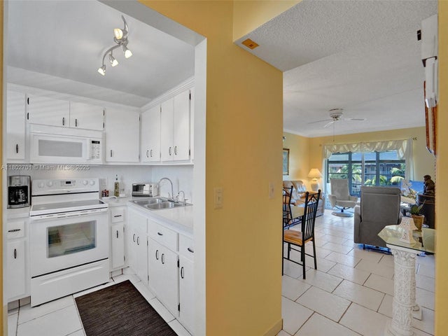 1 of 50 - 2800 Nw 47th Ter 407b, Lauderdale Lakes, FL
