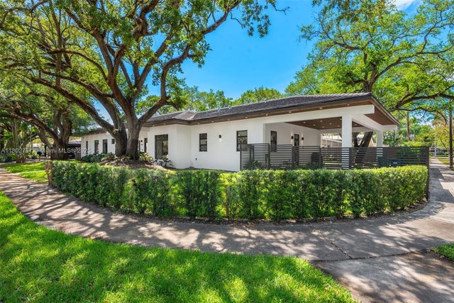 2 of 39 - 2060 Ne 198, Miami, FL