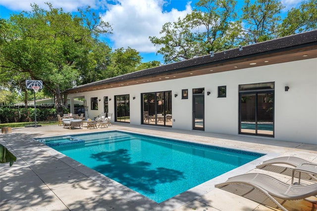 4 of 39 - 2060 Ne 198, Miami, FL