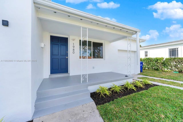 3 of 26 - 1980 Ne 159th St, North Miami Beach, FL