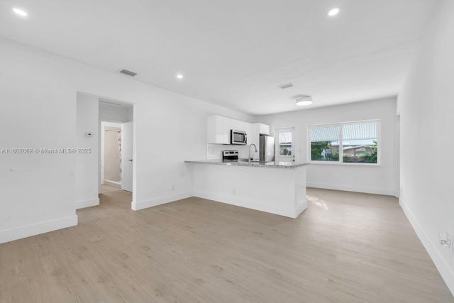 4 of 26 - 1980 Ne 159th St, North Miami Beach, FL
