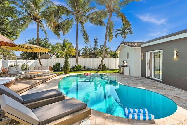 1 of 39 - 5005 Johnson St, Hollywood, FL