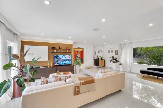 3 of 39 - 726 Ne 17th Way, Fort Lauderdale, FL