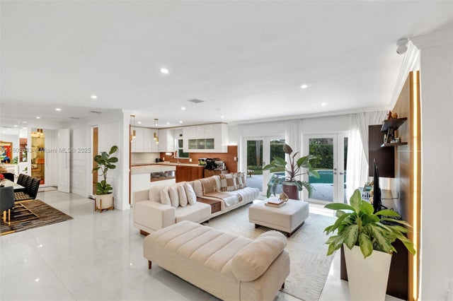 5 of 39 - 726 Ne 17th Way, Fort Lauderdale, FL