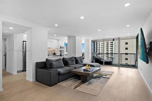 5 of 38 - 2655 Collins Ave 1009, Miami Beach, FL