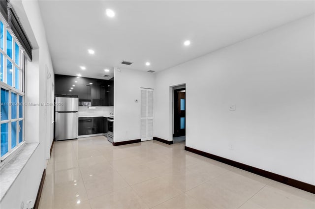 4 of 25 - 8335 E Crespi Blvd 4, Miami Beach, FL