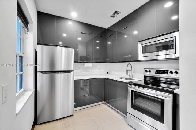 5 of 25 - 8335 E Crespi Blvd 4, Miami Beach, FL