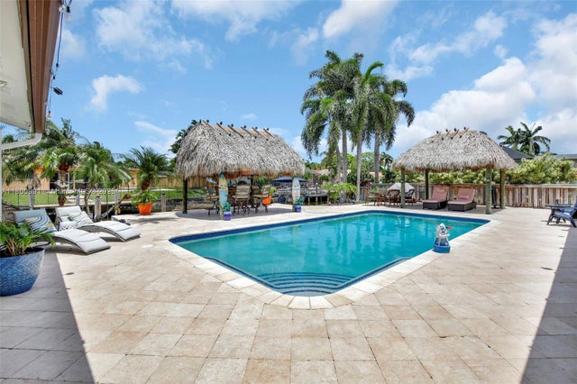 3 of 71 - 6001 Sw 18th St, Plantation, FL