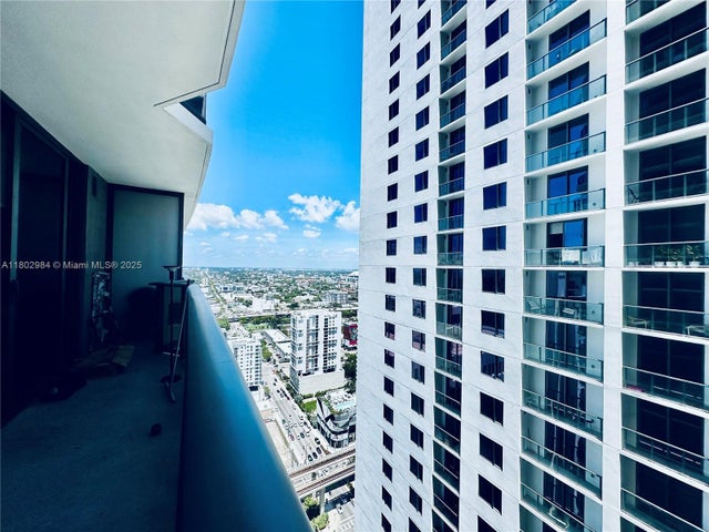 5 of 28 - 55 Sw 9th St 3409, Miami, FL