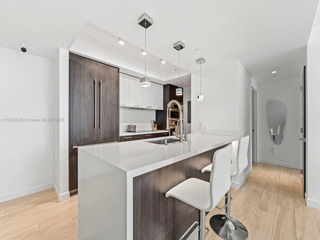 3 of 37 - 500 Brickell Ave 2203, Miami, FL