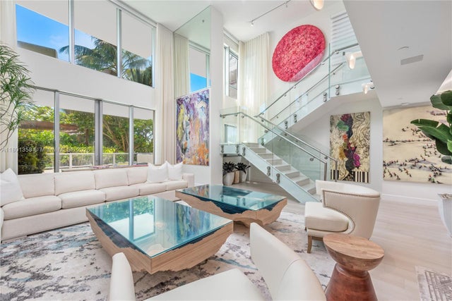 1 of 41 - 125 Ocean Dr U-0203, Miami Beach, FL