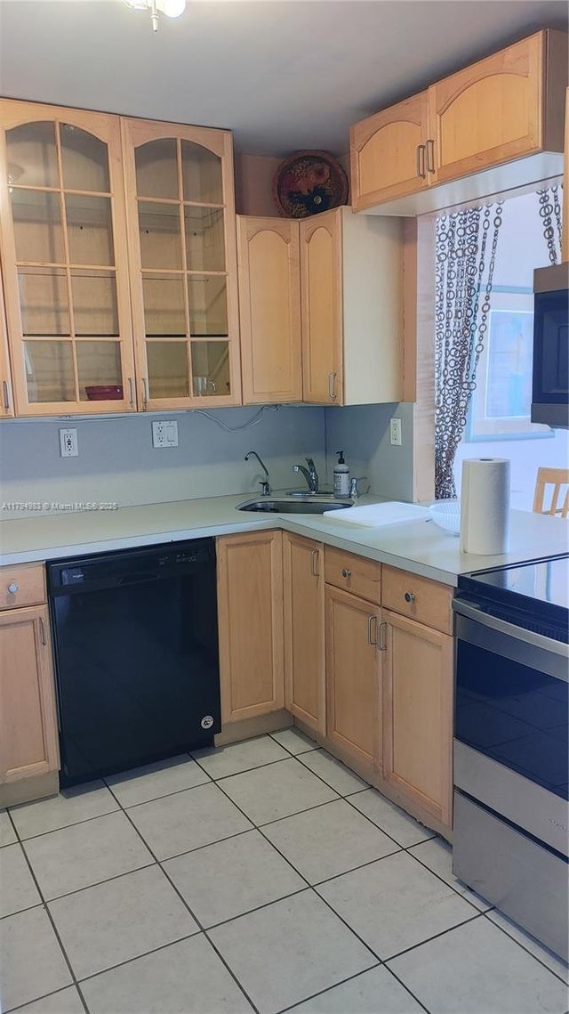 3 of 13 - 2101 Atlantic Shores Blvd 415, Hallandale Beach, FL
