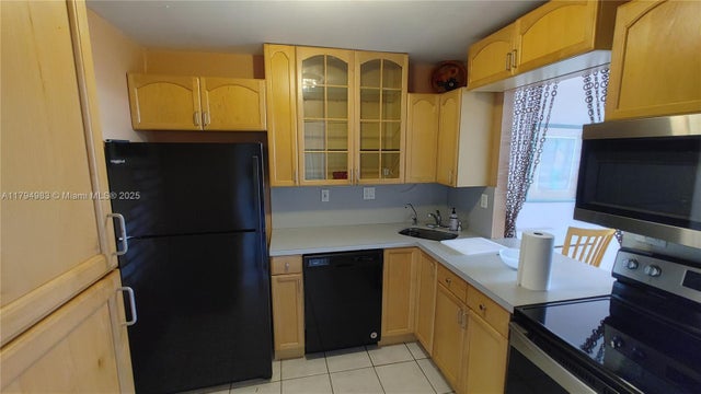 4 of 13 - 2101 Atlantic Shores Blvd 415, Hallandale Beach, FL