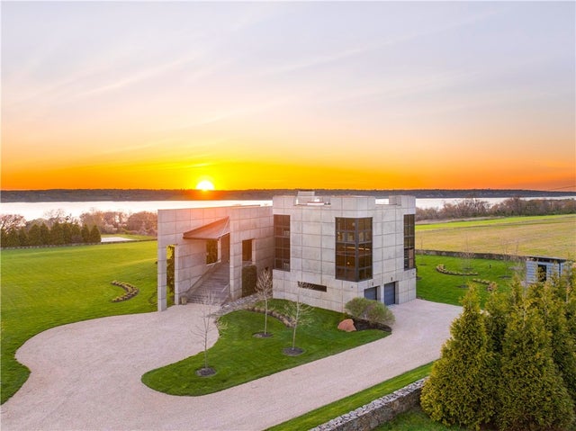 155 West Main Rd, Little Compton