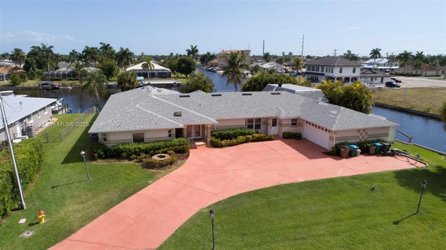 1 of 61 - 3528 Se 16th Pl, Cape Coral, FL