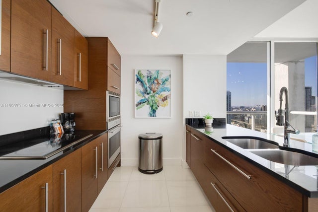 4 of 15 - 485 Brickell Ave 3504, Miami, FL