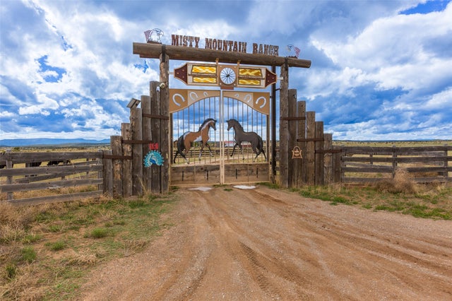 414 Peacock Road, Estancia