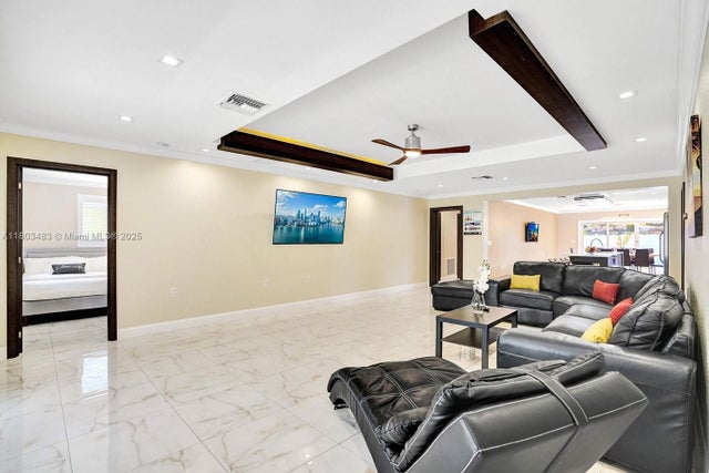5 of 36 - 1318 Washington St, Hollywood, FL