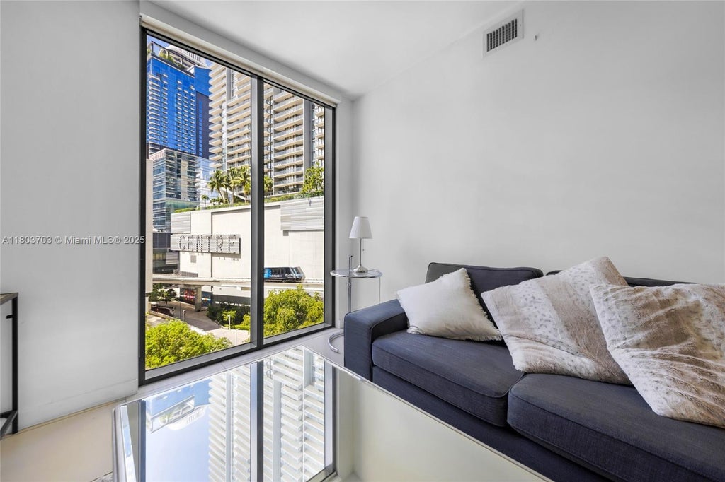 31 Se 6th St 907, Miami