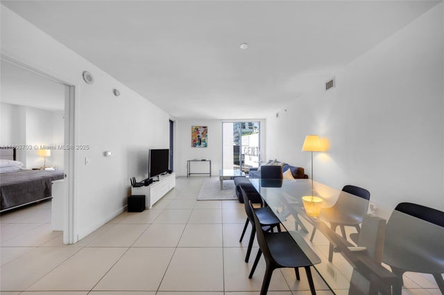 3 of 36 - 31 Se 6th St 907, Miami, FL