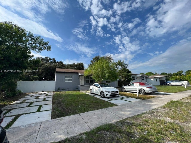 2 of 32 - 1472 Ne 150th St, Miami, FL