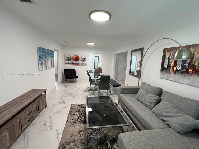 5 of 32 - 1472 Ne 150th St, Miami, FL