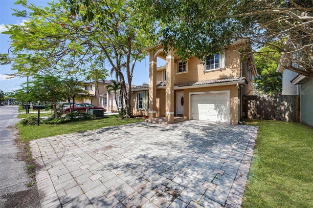 2 of 51 - 10504 Sw 161st Pl, Miami, FL
