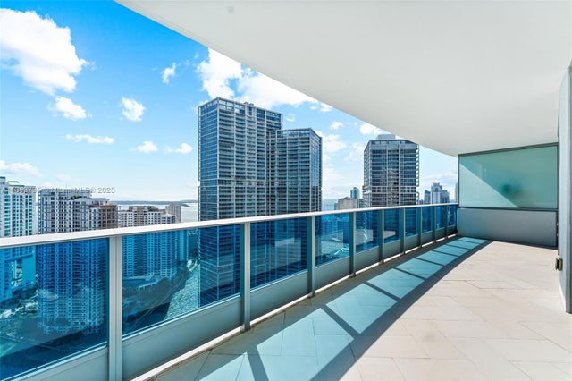 1 of 17 - 200 Biscayne Boulevard Way 4005, Miami, FL