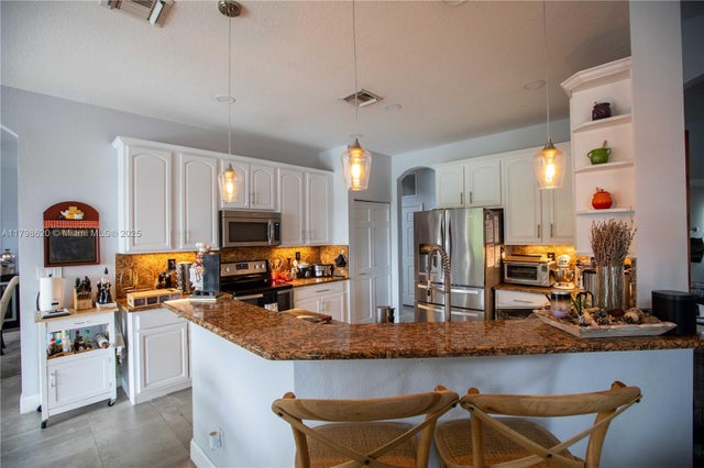 5 of 46 - 4450 Laurel Pl, Weston, FL