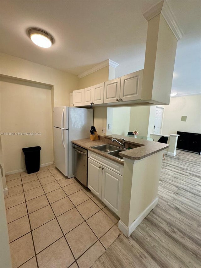 3 of 14 - 17150 N Bay Rd 2419, Sunny Isles Beach, FL