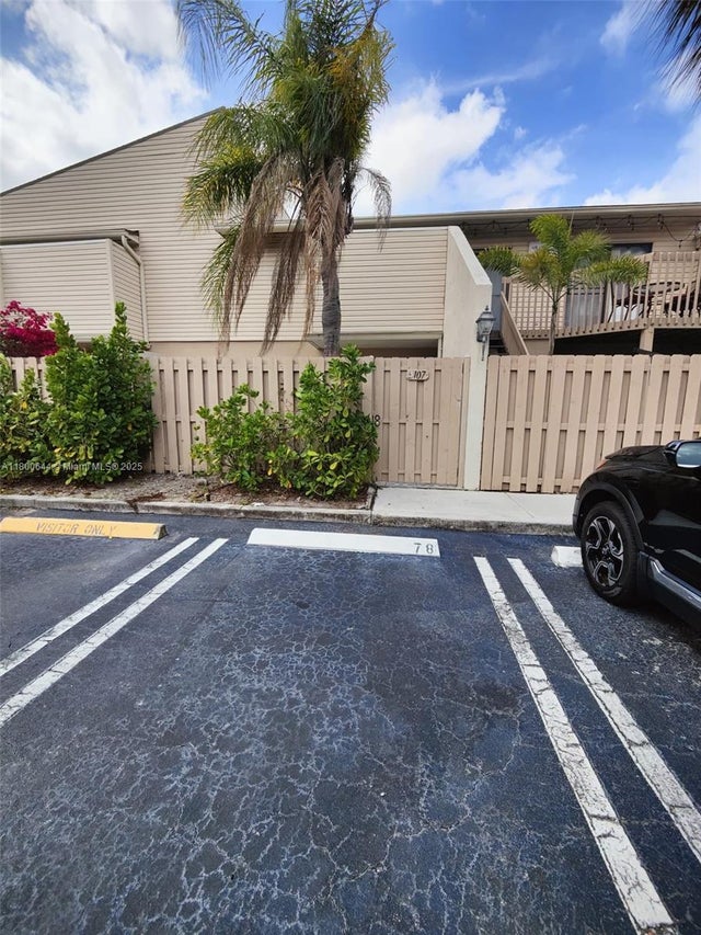 2 of 24 - 616 Executive Center Dr 107, West Palm Beach, FL