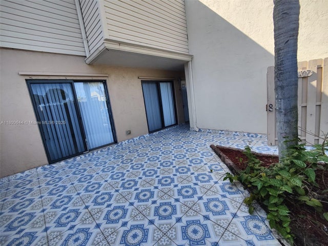 5 of 34 - 616 Executive Center Dr 107, West Palm Beach, FL