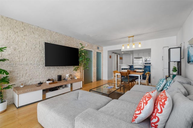 3 of 26 - 1228 West Ave 704, Miami Beach, FL